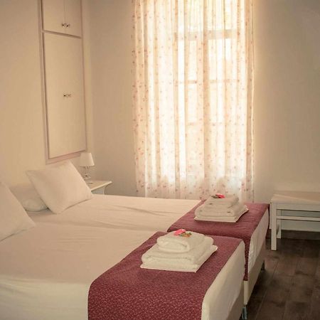 Kleanthe Hotel Chalki Town Exterior foto