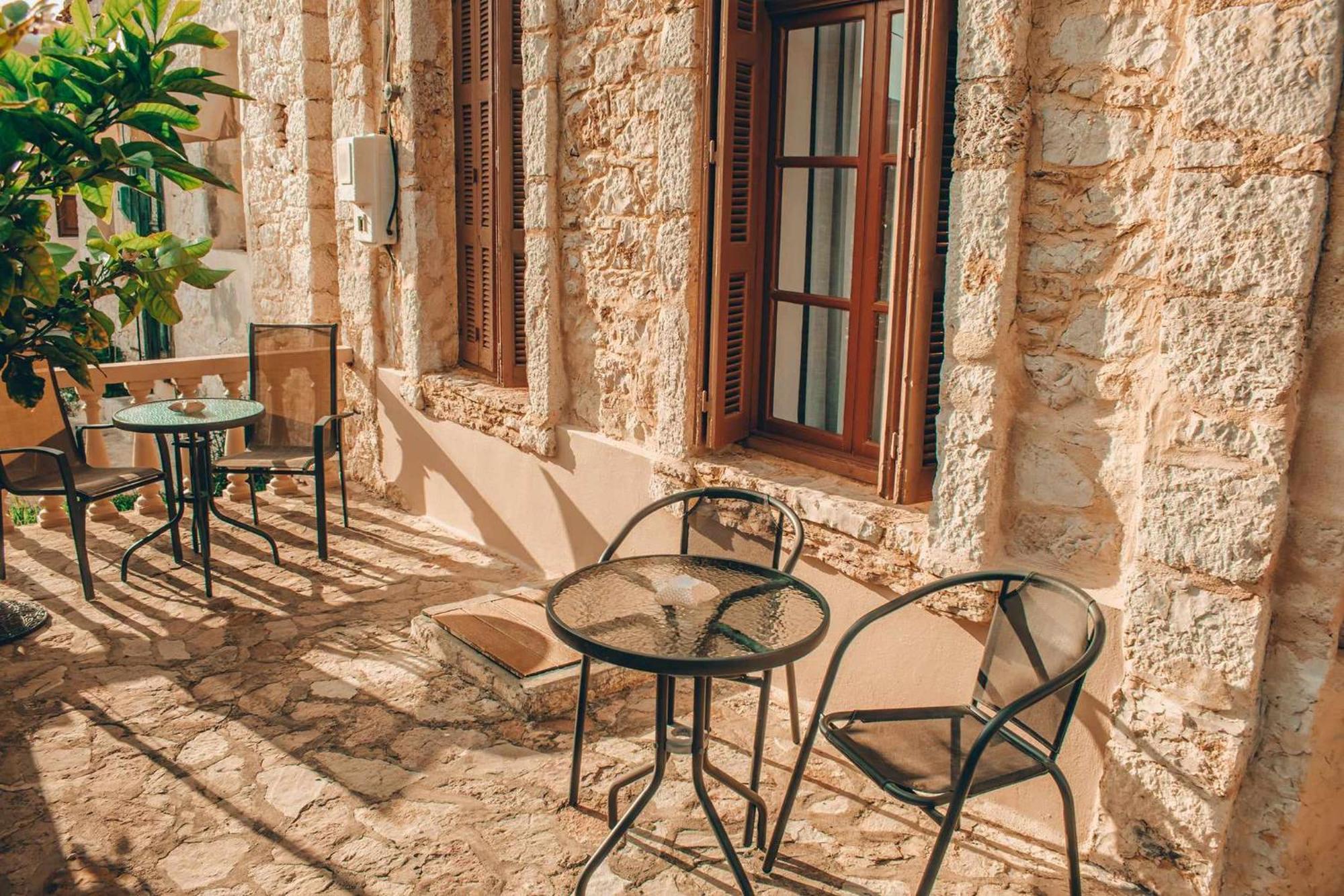 Kleanthe Hotel Chalki Town Exterior foto