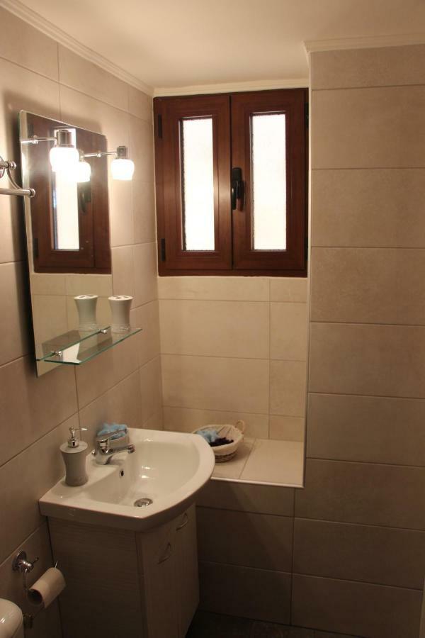 Kleanthe Hotel Chalki Town Exterior foto